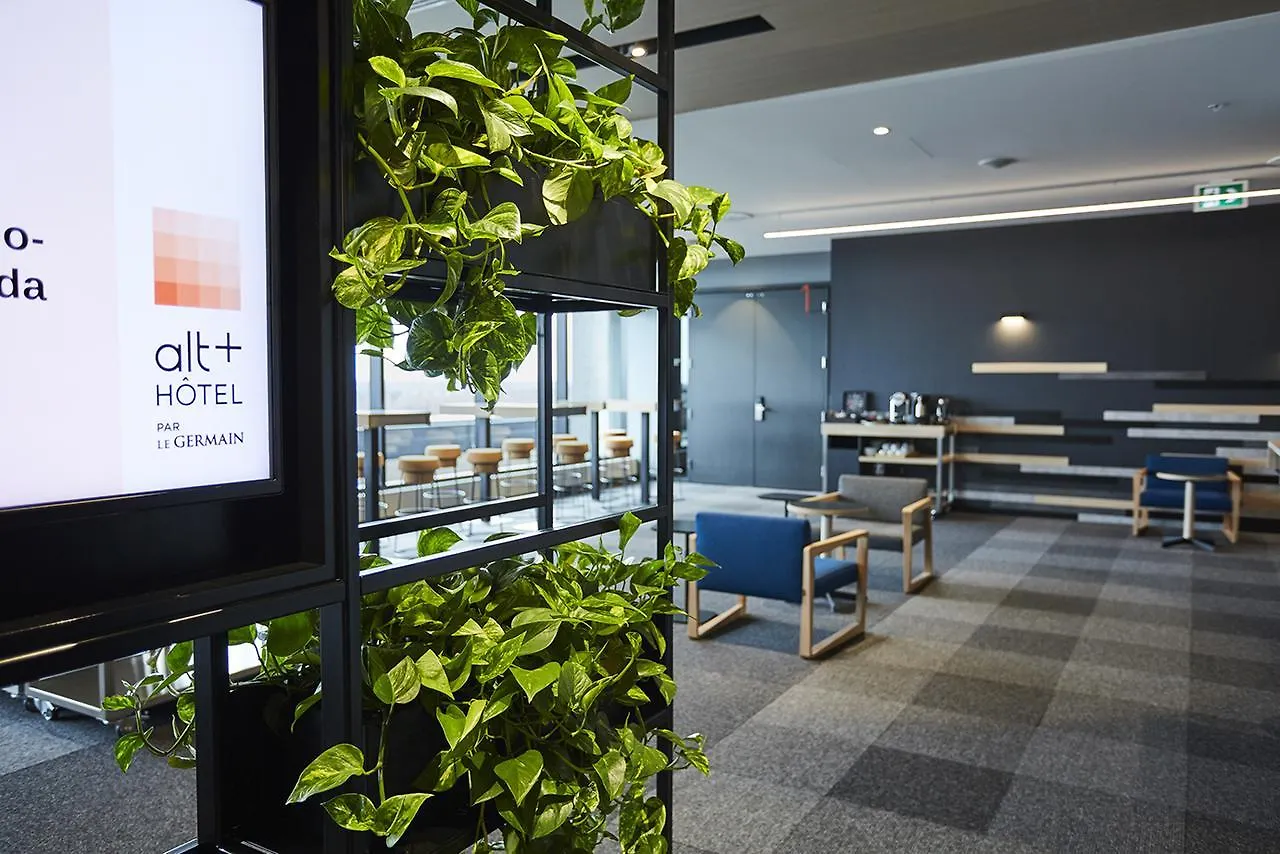 Hotel Escad Quartier Dix30 Brossard 4*,  Canada